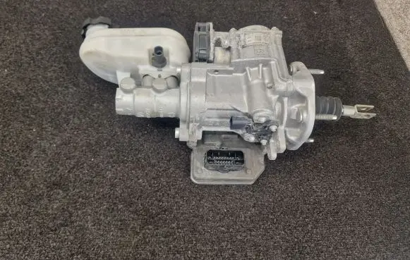 Tesla Model S Master brake cylinder 103712300B