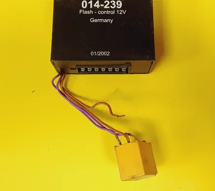 Audi A4 S4 B5 8D Tow bar trailer control unit/module 014239