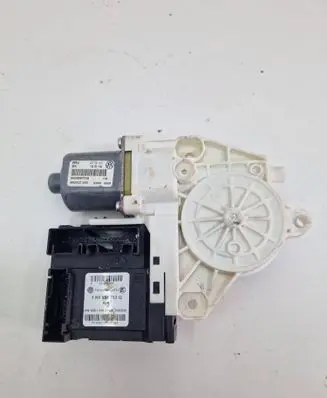 Volkswagen Tiguan Front door window regulator motor 1K0959793Q