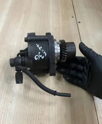 Toyota Land Cruiser (J120) Vacuum pump