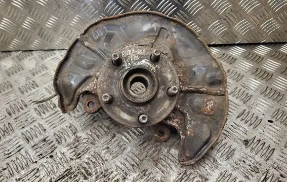 Toyota Avensis T250 Front wheel hub