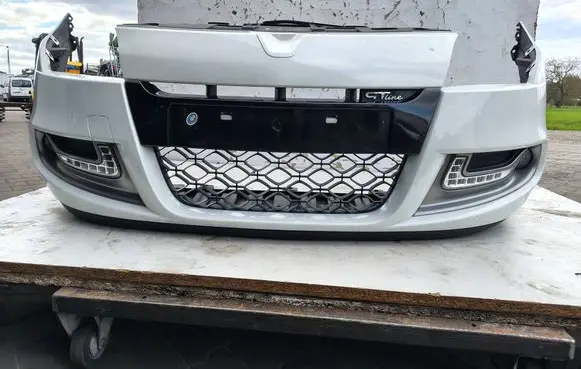 Renault Megane III Front bumper 