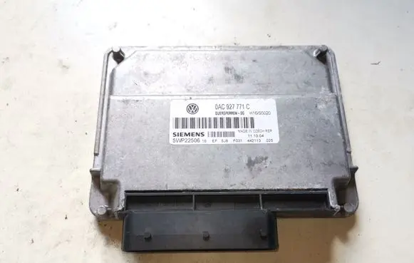 Volkswagen Touareg I Transfer box differential control unit 0AC927771C 5WP22506