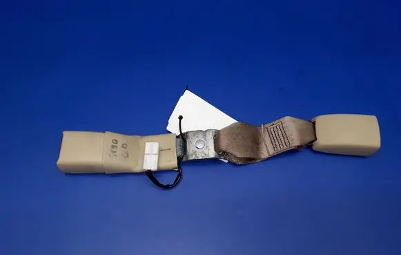 Lexus GS 300 350 430 450H Middle seatbelt buckle (rear) E063002 E519005 E034501