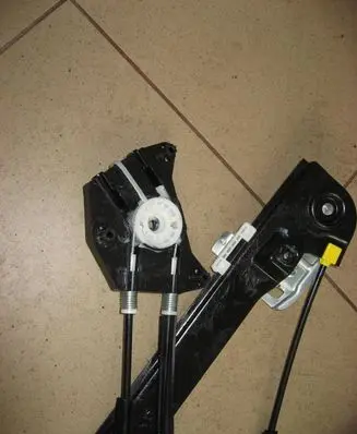 Seat Altea Front door electric window regulator 