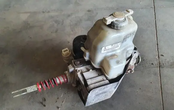 Volkswagen PASSAT B3 Master brake cylinder 357614111 357614321A