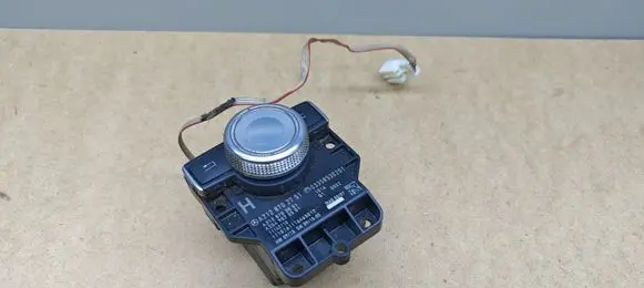 Mercedes-Benz E A207 Head unit multimedia control A2128702751