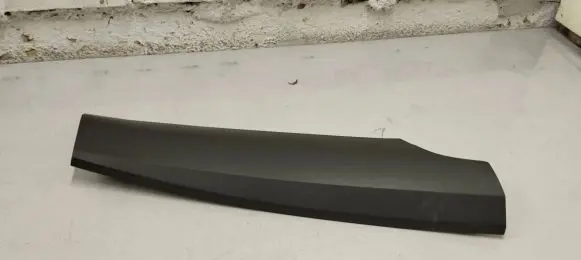 Volvo XC90 Rear seat side bottom trim 39829974