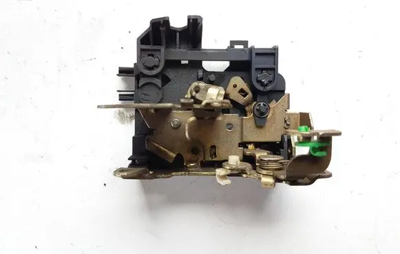 Renault Megane I Front door lock