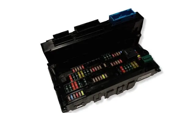 BMW 5 F10 F11 Fuse module 9252815