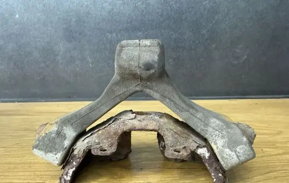 Skoda Octavia Mk2 (1Z) Muffler mount bracket/holder 60253147