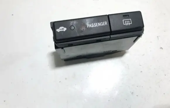 Toyota Avensis T250 Windscreen/window heater switch 8479005110 84790-05110