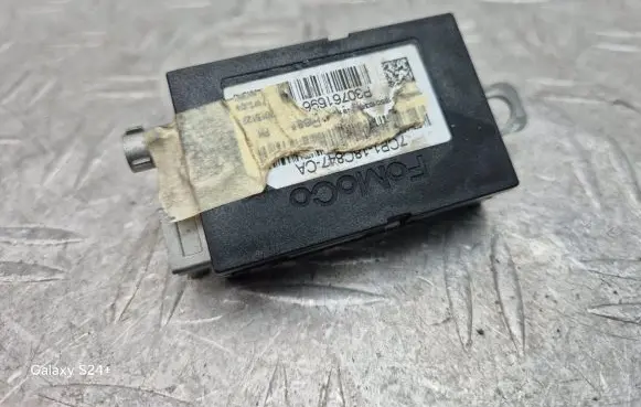 Ford Focus Aerial antenna amplifier P30761696 7CP118C847CA