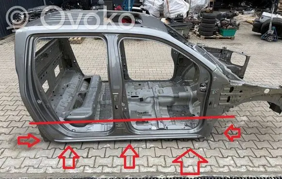 Nissan Navara D23 Front sill (body part) 