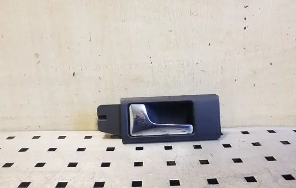 Audi A6 S6 C4 4A Front door interior handle 4A0837019B