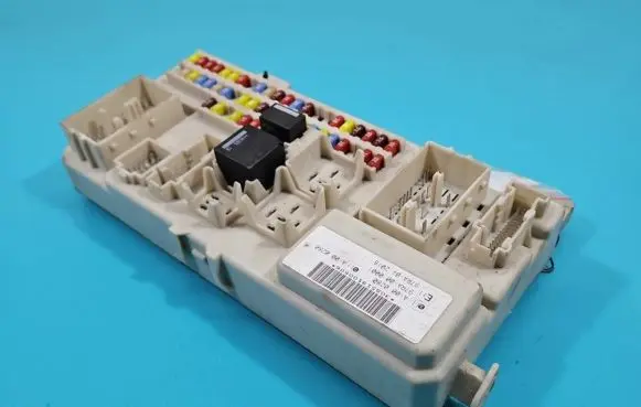 Ford Focus Central body control module 4M5T-14A073-DG IMPRK1404511