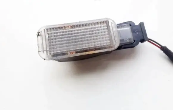 Volkswagen PASSAT B5 Other interior light 3b0947416b