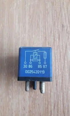 Mercedes-Benz E W124 Other relay 0025420119 30868587