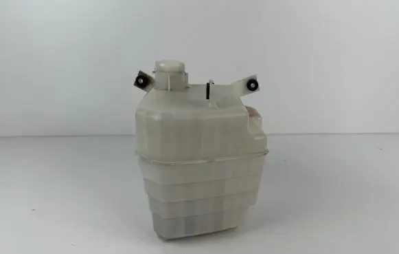 Toyota Prius (XW20) Windshield washer fluid reservoir/tank 1789321030