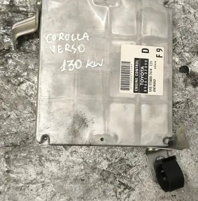 Toyota Corolla Verso AR10 Engine control unit/module 896610F090