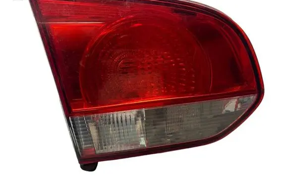 Tailgate rear/tail lights