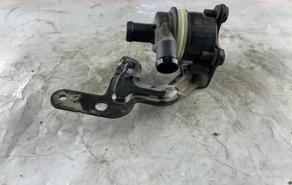 Seat Ibiza IV (6J,6P) Electric auxiliary coolant/water pump 8R0965561A
