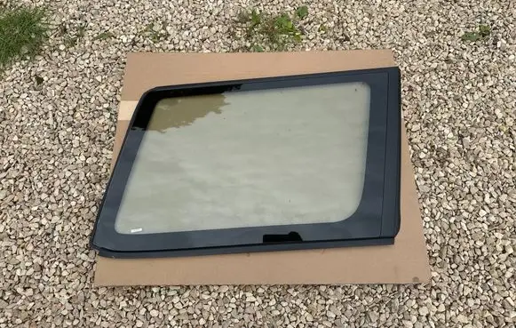 Nissan Patrol Y61 Rear side window 83300VB000