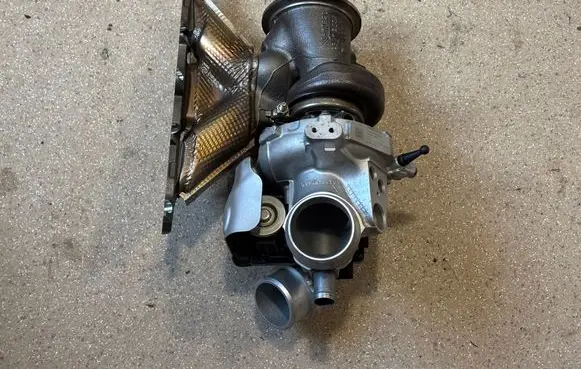 Mercedes-Benz GLC C254 Turbo A2540906200