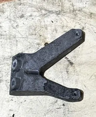 BMW 3 E46 Engine mounting bracket 21743662 11611743662