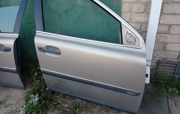 Volvo XC90 Front door