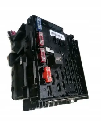 Volkswagen PASSAT B7 Fuse box set 3C0937125A