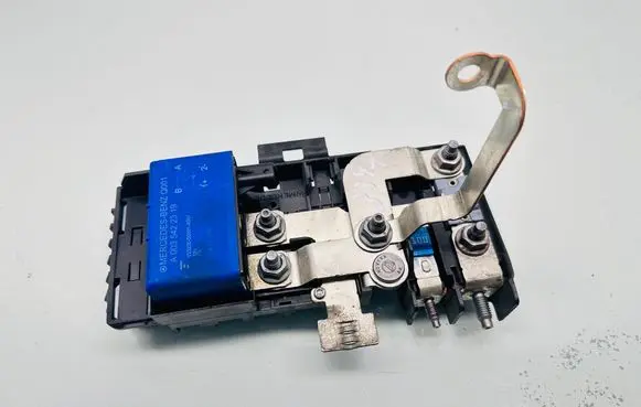 Mercedes-Benz CLA C117 X117 W117 Fuse module A2465401350 401768 YAP2949511