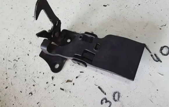 Audi A8 S8 D4 4H Engine bonnet/hood lock/latch loop/hook 4H0823485D