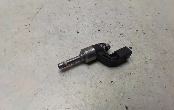 Volkswagen Golf VI Fuel injector 03c906036f 036921