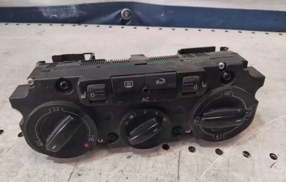 Volkswagen Golf Plus Climate control unit