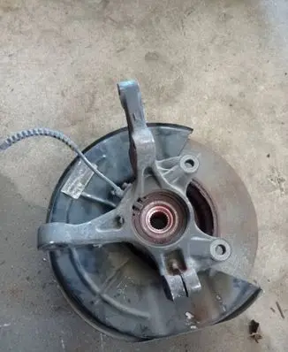 Buick Encore I Front wheel hub