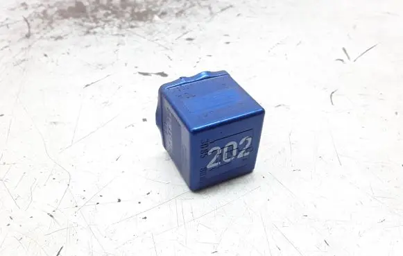 Audi A6 S6 C5 4B Other relay 8A0951253