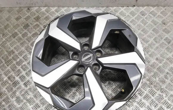 R18 alloy rim