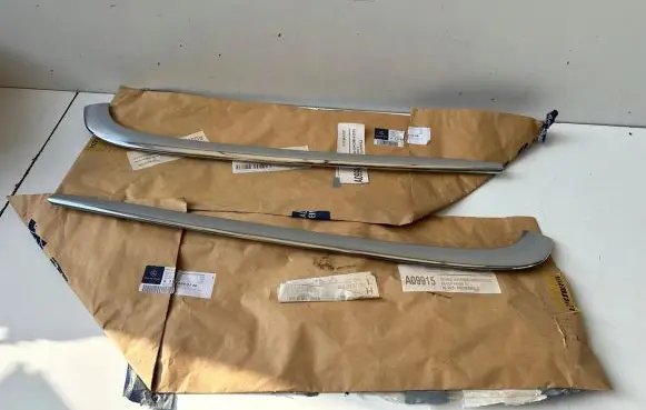 Mercedes-Benz E W210 Front bumper splitter molding a2108800136 a2108850236