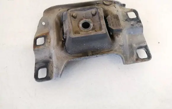 Ford Focus C-MAX Engine mount bracket 3m517m121ae 3m51-7m121-ae