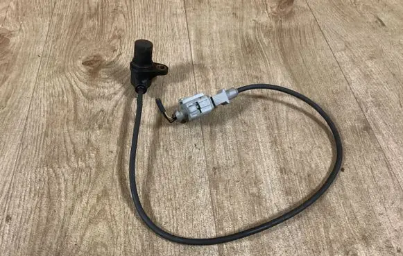 Audi TT Mk1 Crankshaft position sensor 0261210