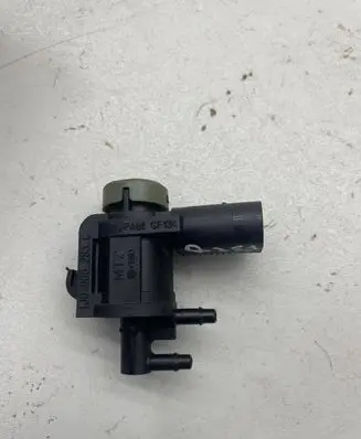 Audi A4 S4 B6 8E 8H Turbo solenoid valve 1J0906283C