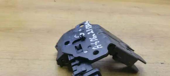 Audi A6 S6 C6 4F Tailgate/trunk/boot lock/catch/latch 8P4827505B
