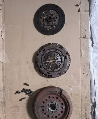Volkswagen Touran I Clutch set kit 043082