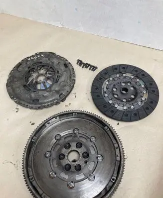 Skoda Octavia Mk2 (1Z) Clutch set kit 415025010 323064110