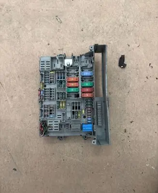 BMW 3 E92 E93 Fuse box set 6906607 90103067