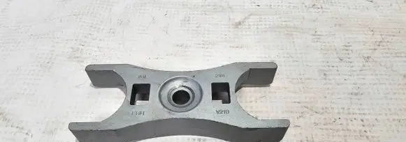 Volkswagen PASSAT B8 Fuel Injector clamp holder 04L216A