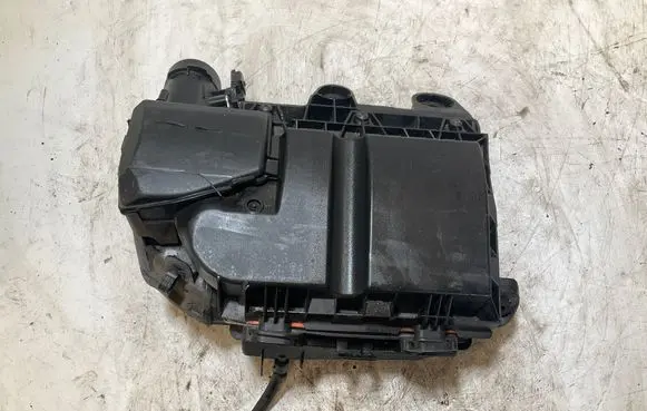 Opel Combo E Air filter box 9628002080