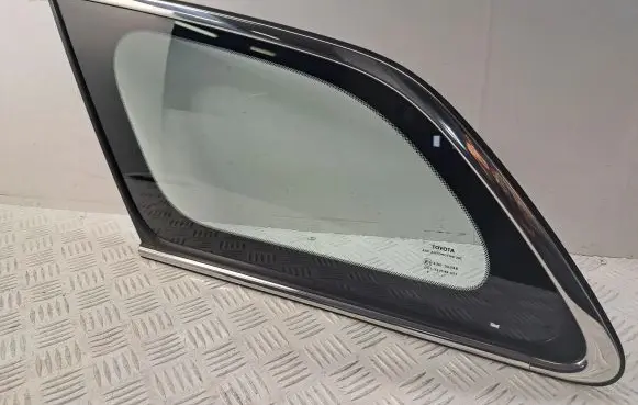 Toyota Avensis T270 Rear side window 6272005080