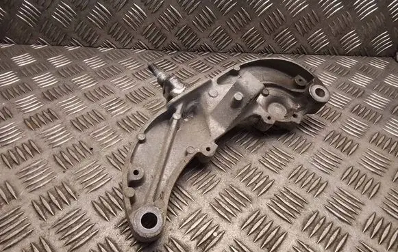 Opel Vivaro Gearbox mounting bracket 112332850R